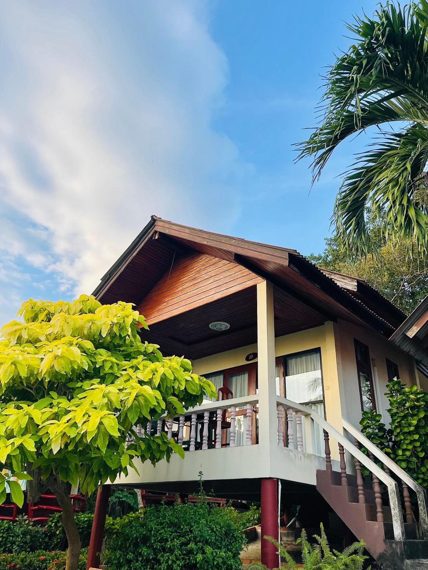 Tanouy Garden Villa Baan Khai Exterior photo